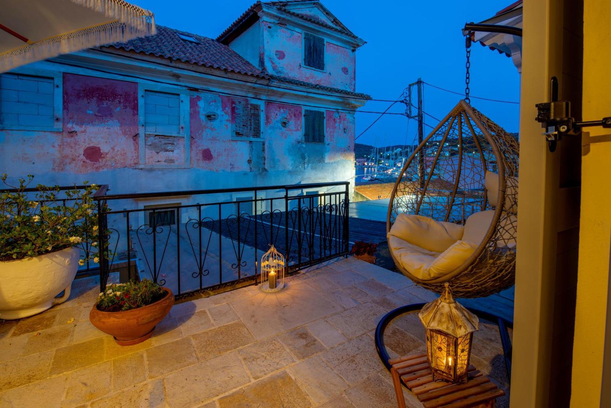 Marilu'S, Paxos Port House Apartment Gaios Ngoại thất bức ảnh